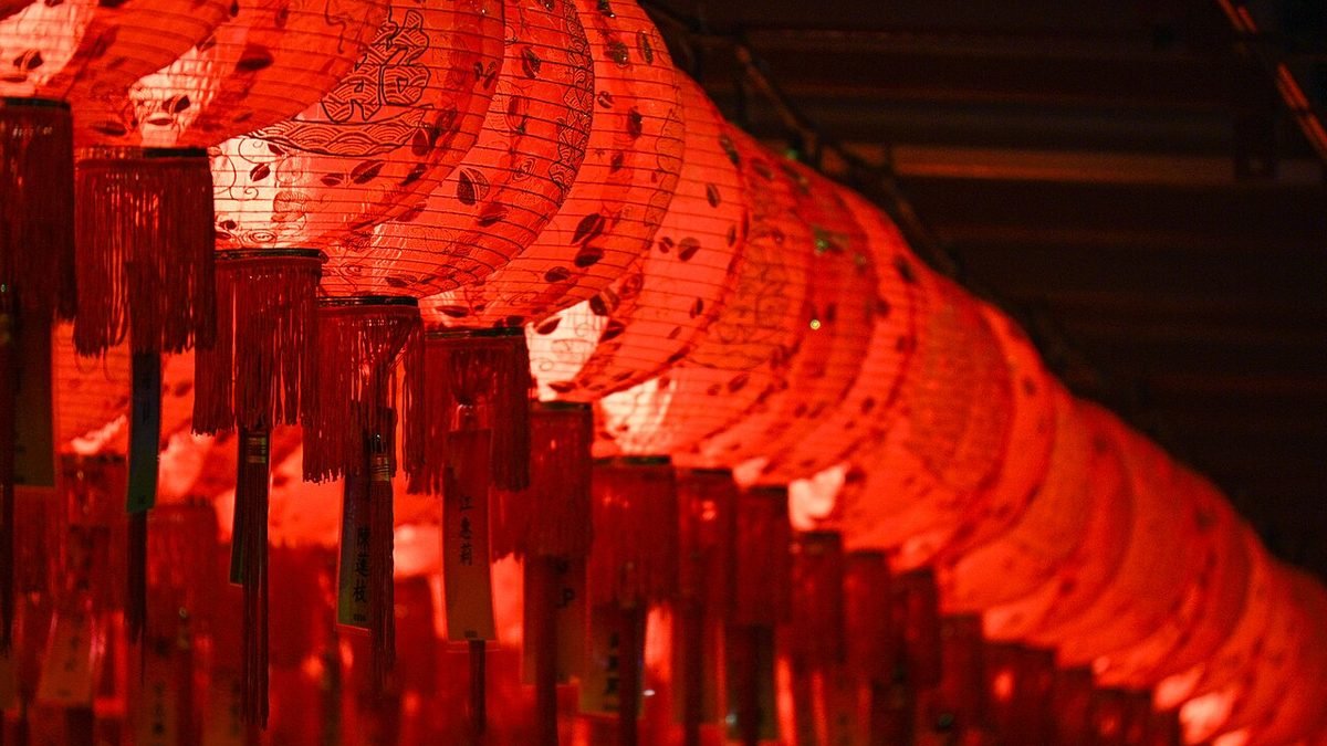 Chinese New Year lanterns lit at night in Chinatown, Singapore